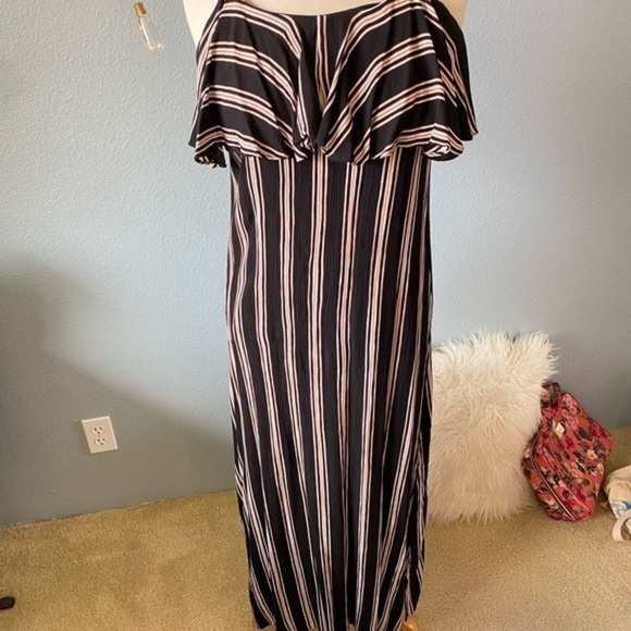 Dress - Picture 2 of 7